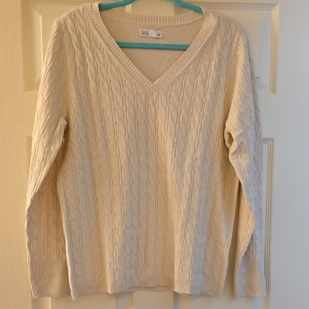 Croft & Barrow Women's V-Neck Cream Sweater